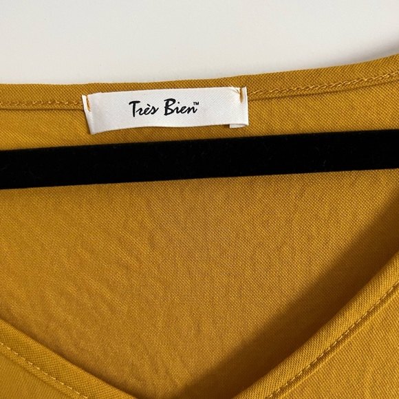 Top - Picture 2 of 4